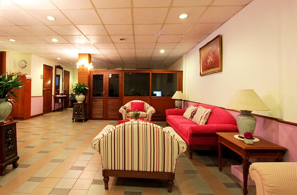 Travel Lodge Surawong (Adults Only) بانكوك المظهر الخارجي الصورة