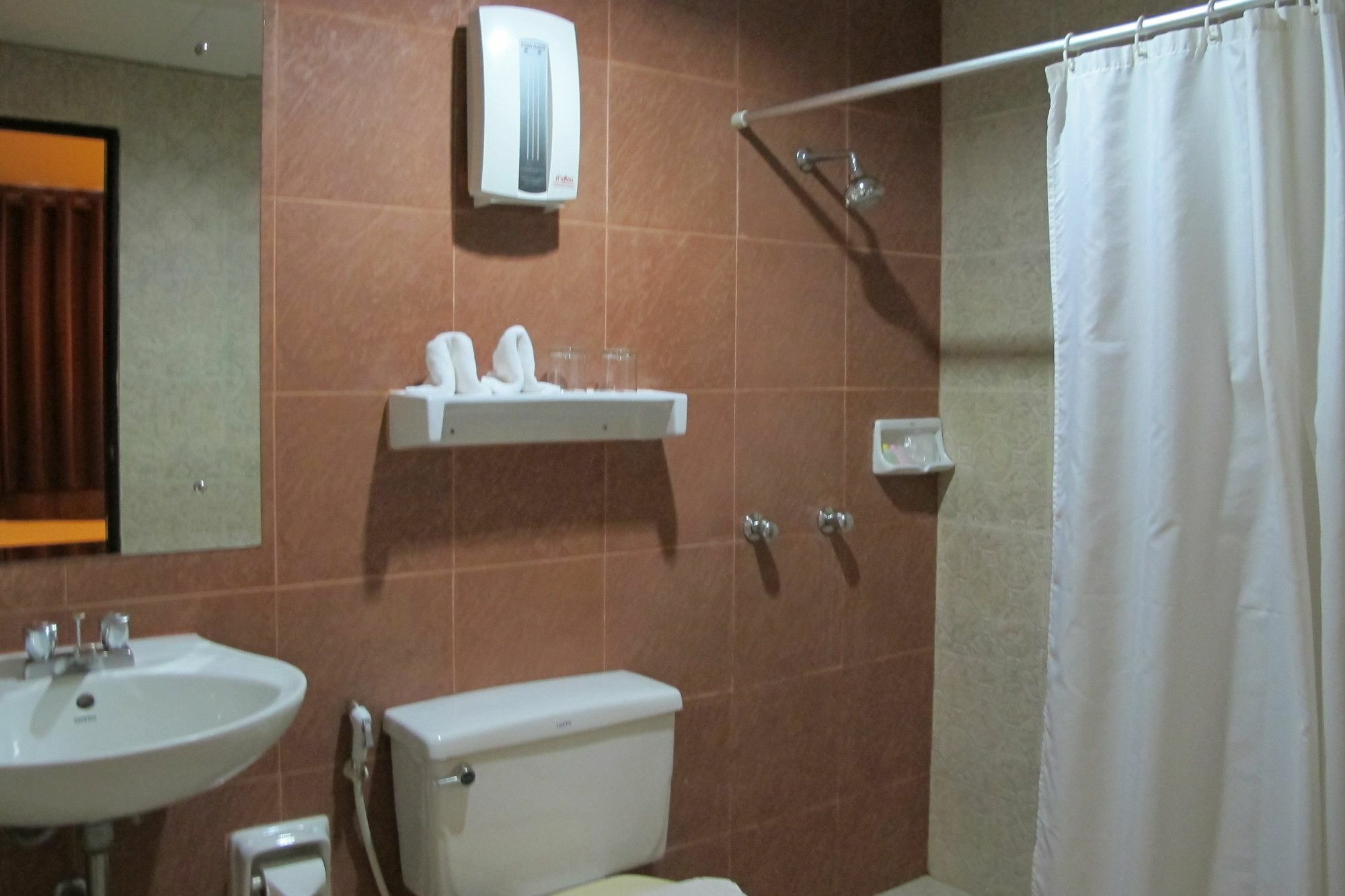 Travel Lodge Surawong (Adults Only) بانكوك المظهر الخارجي الصورة